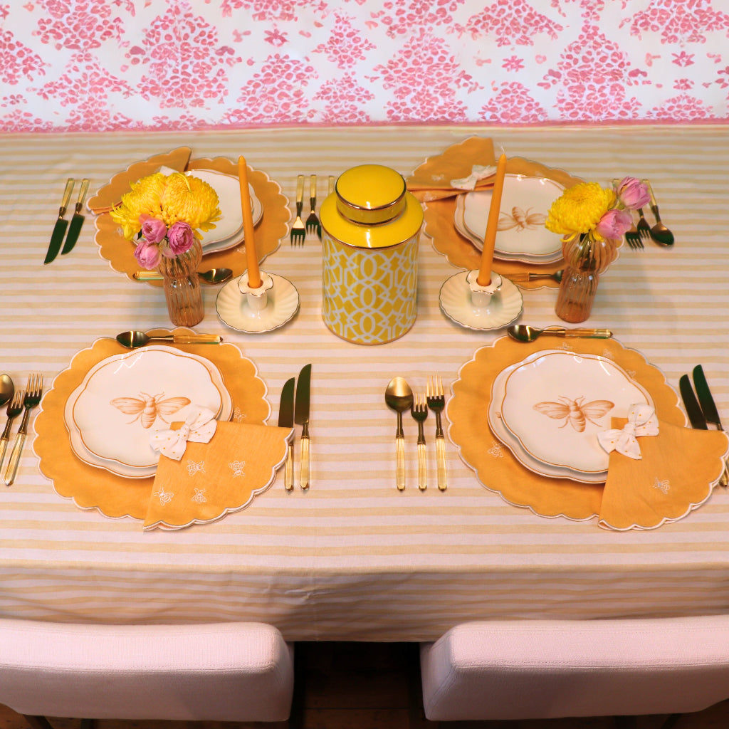 Bumble Homecoming Scalloped Ceramic Starter Plates – Case of 12 (+3 Bonus Plates)